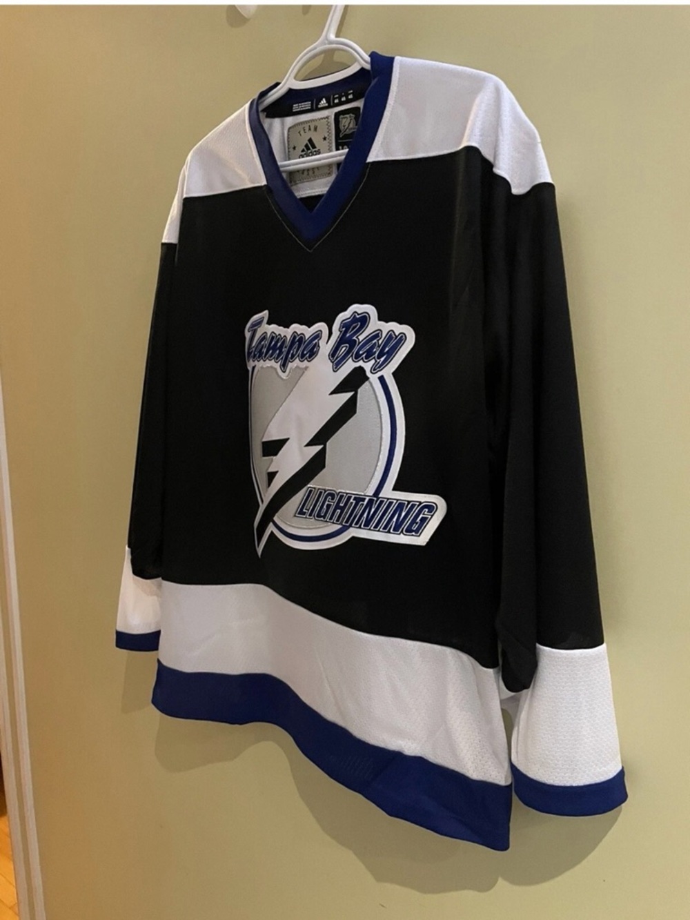 adidas Tampa Bay Lightning Black White Blue Hockey Jersey size 46 small
